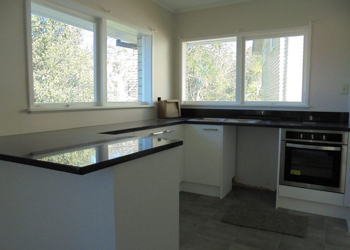  at 1/24 Sovereign Place, Glenfield, North Shore City, Auckland