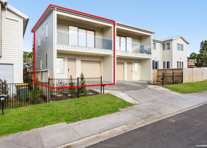  at 1B Taupiko Place, Green Bay, Waitakere City, Auckland
