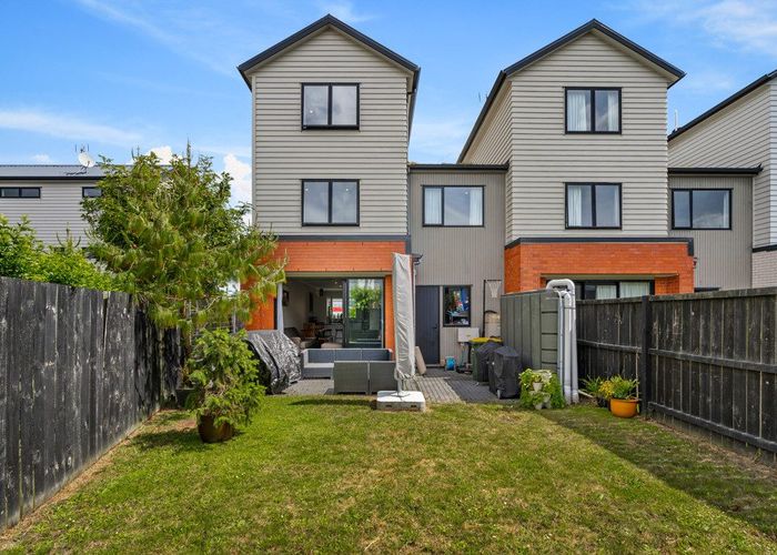  at 8/6 Onekiritea Road, Hobsonville, Waitakere City, Auckland