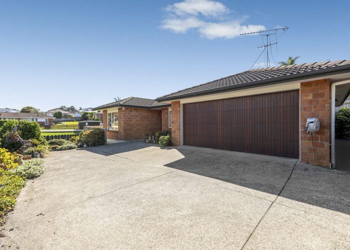  at 24A Orinda Close, Botany Downs, Auckland