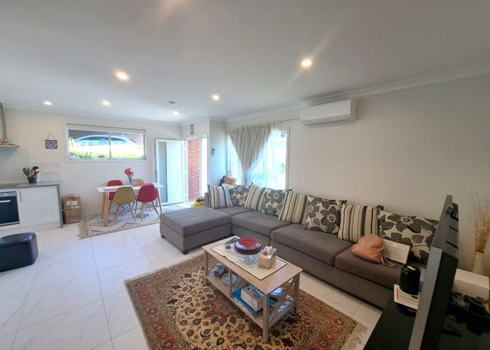  at 2/36 Gowing Drive, Meadowbank, Auckland
