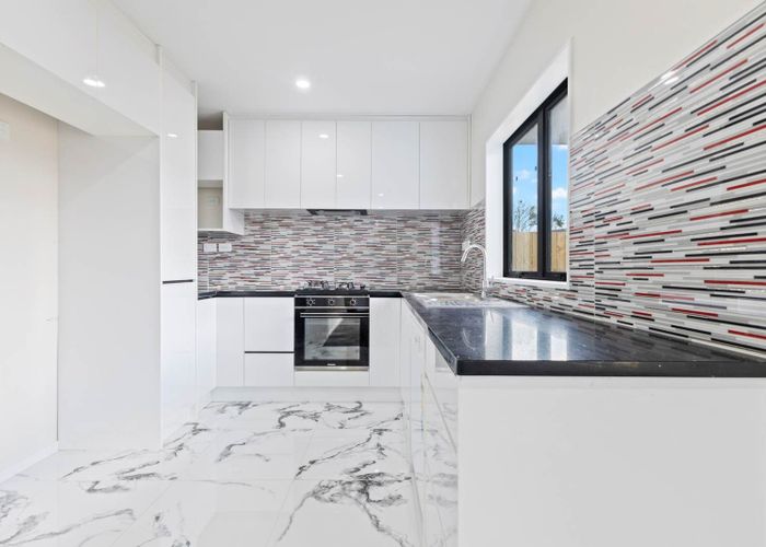  at 2/68 Maplesden Drive, Clendon Park, Manukau City, Auckland