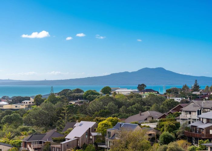  at 178 Browns Bay Road, Browns Bay, North Shore City, Auckland