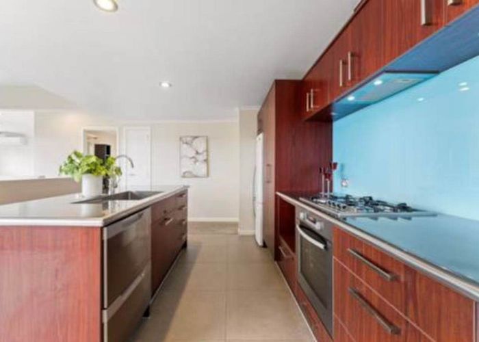  at 24 Kiteroa Terrace, Rothesay Bay, North Shore City, Auckland