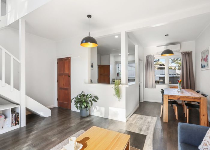  at 2/18 Reid Road, New Lynn, Auckland