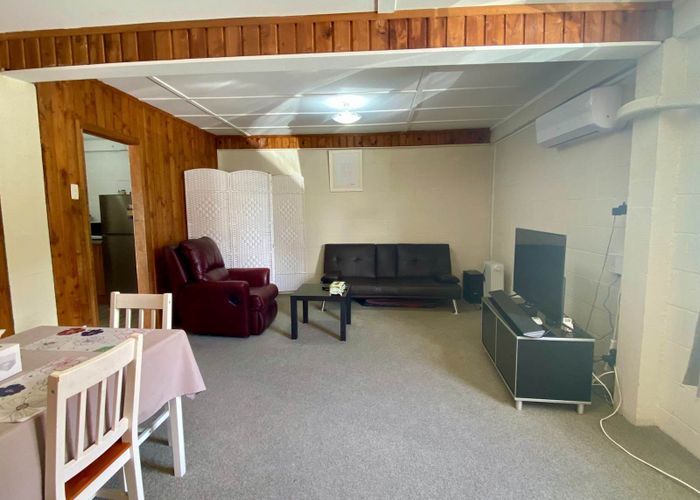  at 1b/9 College Road, Northcote, North Shore City, Auckland