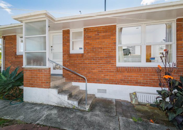  at 1/33 Lake Pupuke Drive, Takapuna, North Shore City, Auckland