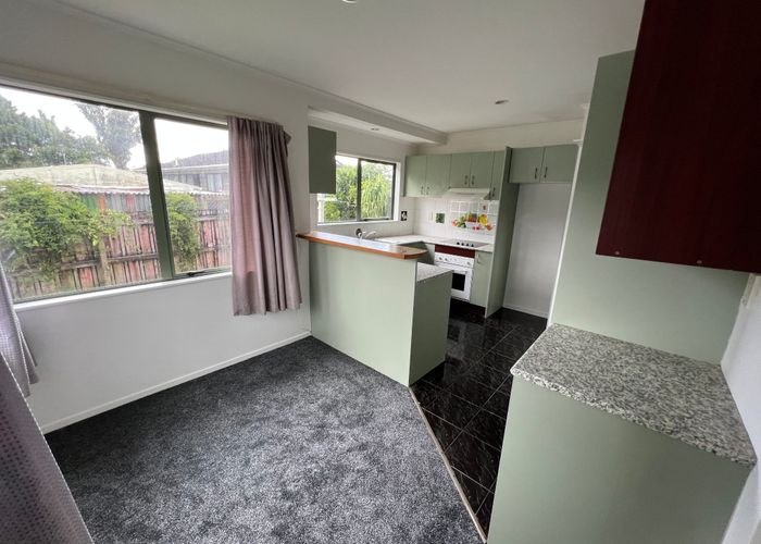  at 3 Poinsettia Place, Henderson, Auckland