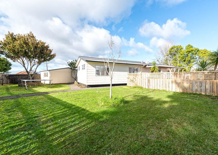  at 2 Starforth Place, Henderson, Auckland