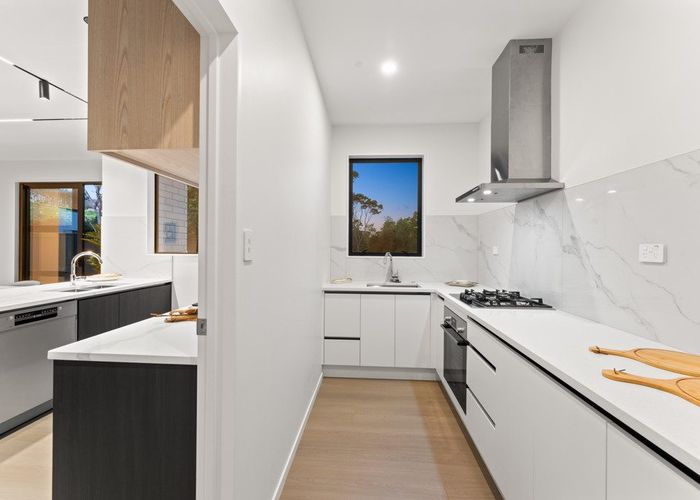  at 8 Breeze Lane, Silverdale, Rodney, Auckland