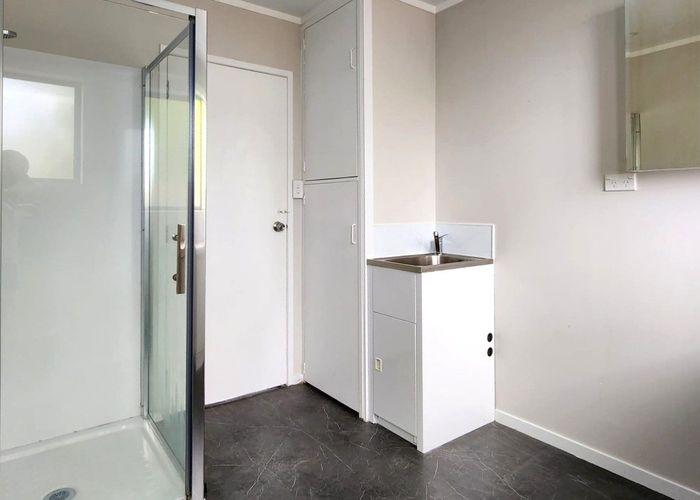  at 2/16 Saint Lukes Road, Mount Albert, Auckland City, Auckland