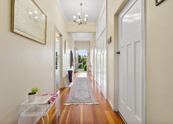  at 3 Saint Olpherts Avenue, Hamilton East, Hamilton