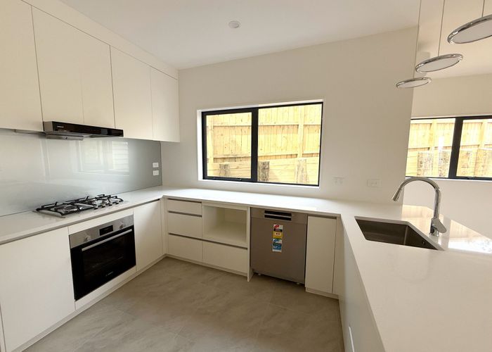  at 12 Elphinstone Ave, Mount Roskill, Auckland City, Auckland