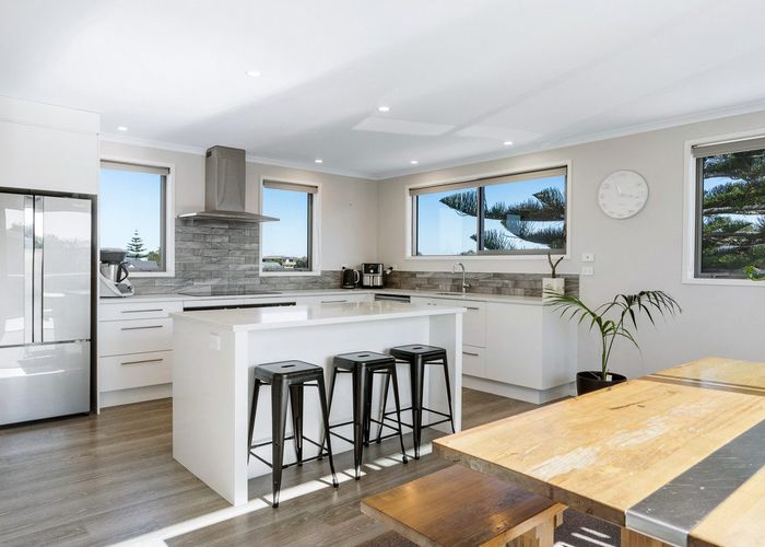  at 11 Commodores Close, Coastlands, Whakatane