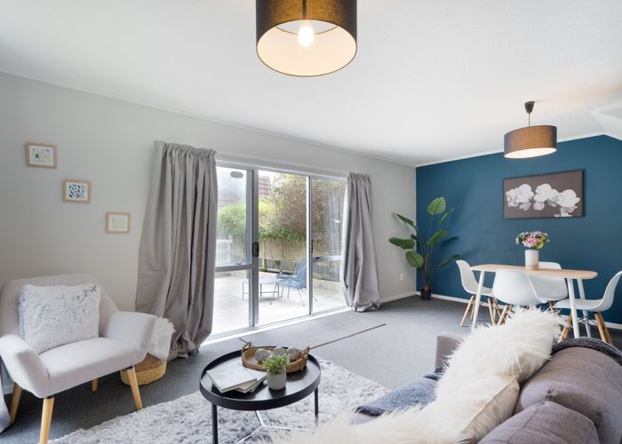  at 8/2 Burdendale Grove, Churton Park, Wellington