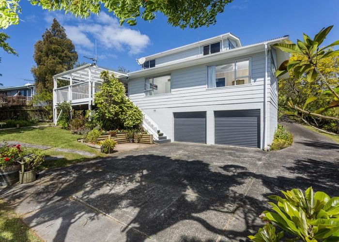  at 103 Becroft Drive, Forrest Hill, Auckland