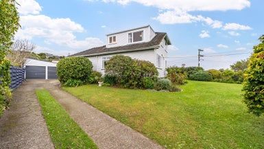  at 4 Pokohiwi Road, Normandale, Lower Hutt