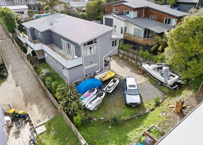  at 8A Norman Road, Titirangi, Waitakere City, Auckland