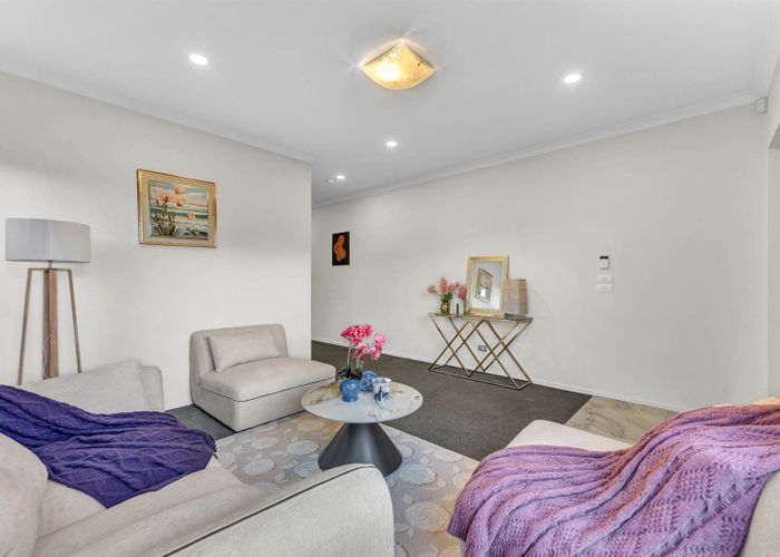  at 10  Fong Road, Flat Bush, Manukau City, Auckland