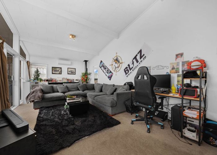  at 8  Malvina Place, Bucklands Beach, Manukau City, Auckland