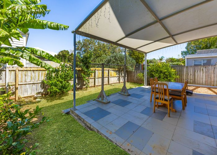  at 35 Becker Drive, Weymouth, Auckland