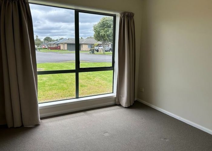  at 33 Pateke Dr, Takanini, Papakura, Auckland