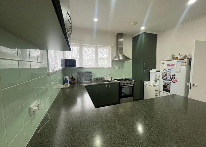  at 2/91 Lynwood Road, New Lynn, Waitakere City, Auckland