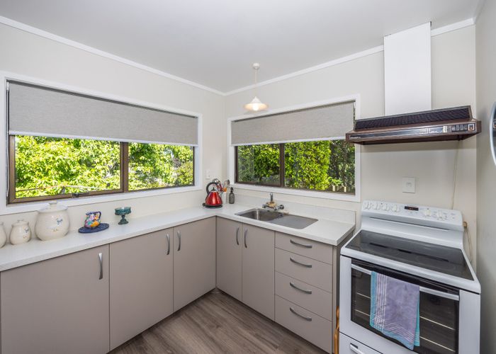  at 28 Gilbass Avenue, Hamilton Lake, Hamilton