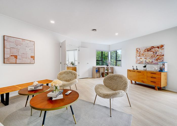  at 8 Stitchbird Close, Murrays Bay, North Shore City, Auckland