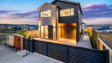  at 7 Pakirikiri Street, Long Bay, Auckland