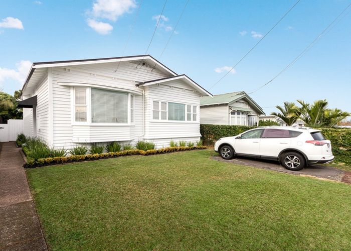  at 14 Oban Road, Westmere, Auckland