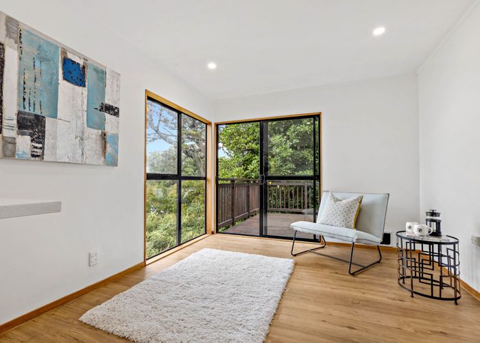 at 1 Bamfield Place, Hillsborough, Auckland