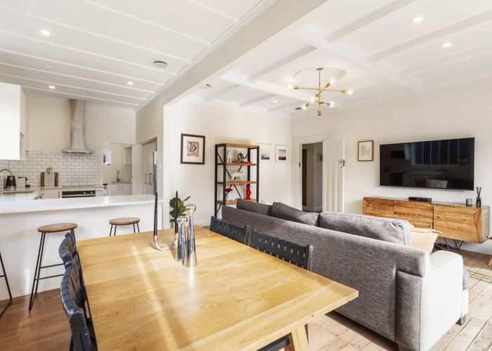  at 2 Wernham Place, Northcote, Auckland