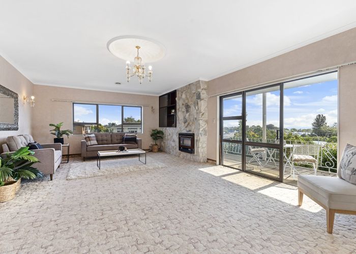 at 11 Kellyville Heights, Merrilands, New Plymouth, Taranaki