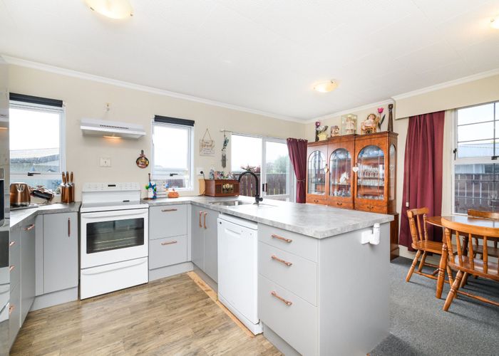  at 6 Oban Place, Awapuni, Palmerston North