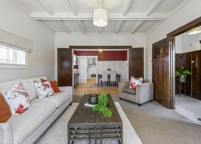  at 1/135 Shakespeare Road, Milford, Auckland