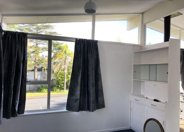 at 51  Normanton St, Glenfield, North Shore City, Auckland