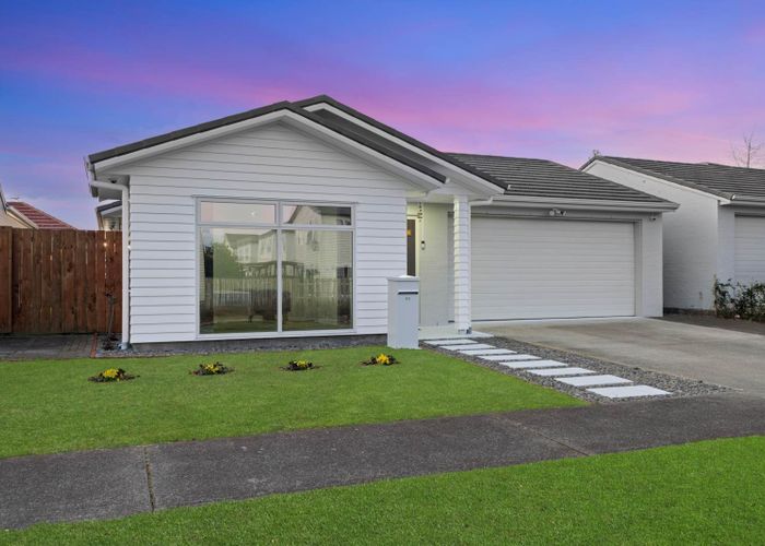  at 92  Popokatea Drive, Takanini, Papakura, Auckland