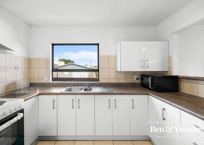  at 2/50 Panorama Road, Mount Wellington, Auckland City, Auckland