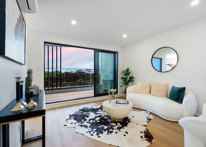  at 1090 Beach Road, Long Bay, North Shore City, Auckland