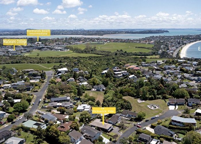  at 14 Pickwick Parade, Mellons Bay, Auckland