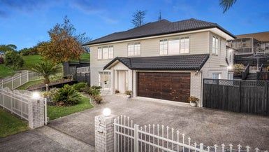  at 2 San Luis Place, Golflands, Auckland