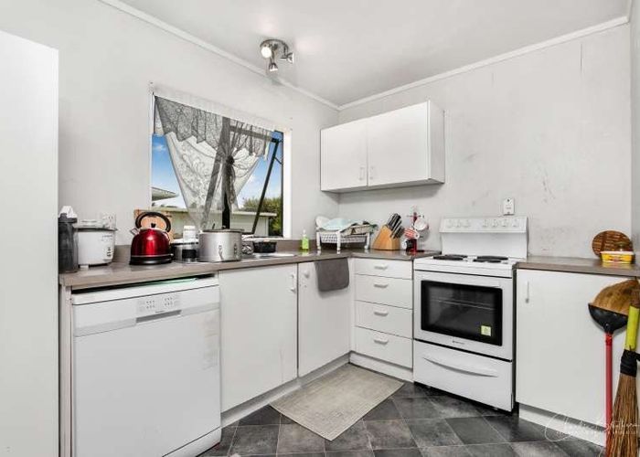  at 2/20 Eulogy Place , Randwick Park, Manukau City, Auckland