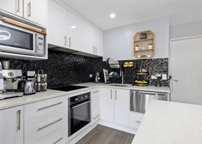  at 82a  Michael Jones Drive, Flat Bush, Manukau City, Auckland