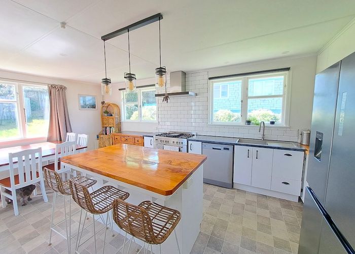  at 9 Pomare Pl, Spotswood, New Plymouth, Taranaki