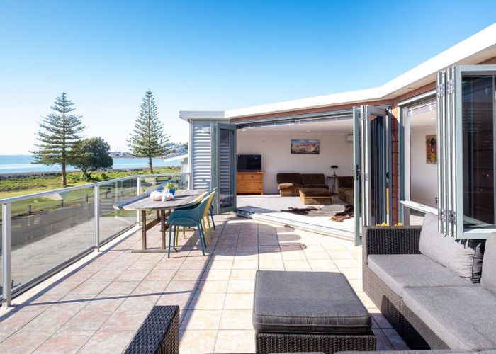  at 2 North Terrace, Westshore, Napier