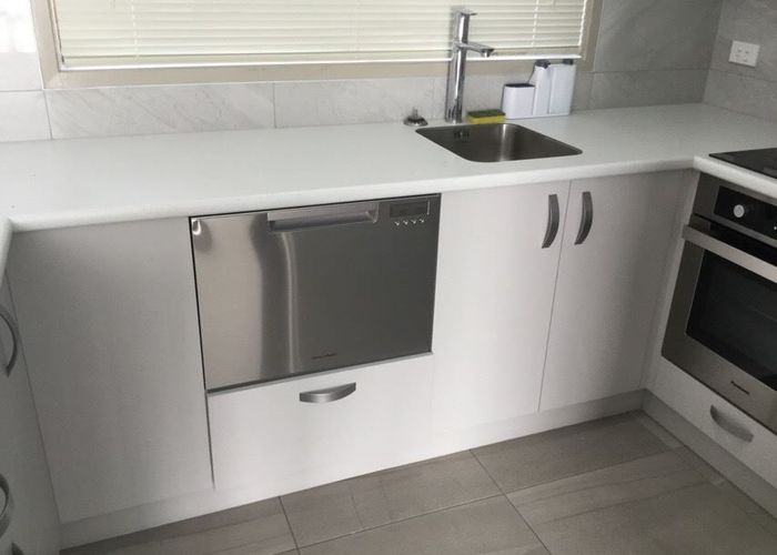  at 3/2 Vodanovich Road, Te Atatu South, Auckland