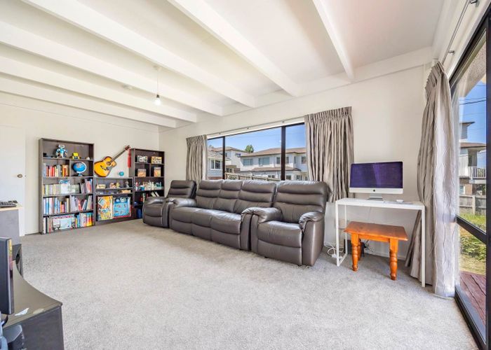  at 2/41 Merriefield Avenue, Forrest Hill, North Shore City, Auckland