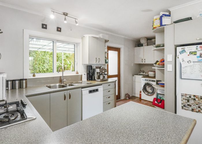  at 93 Wallace Road, Mangere Bridge, Manukau City, Auckland