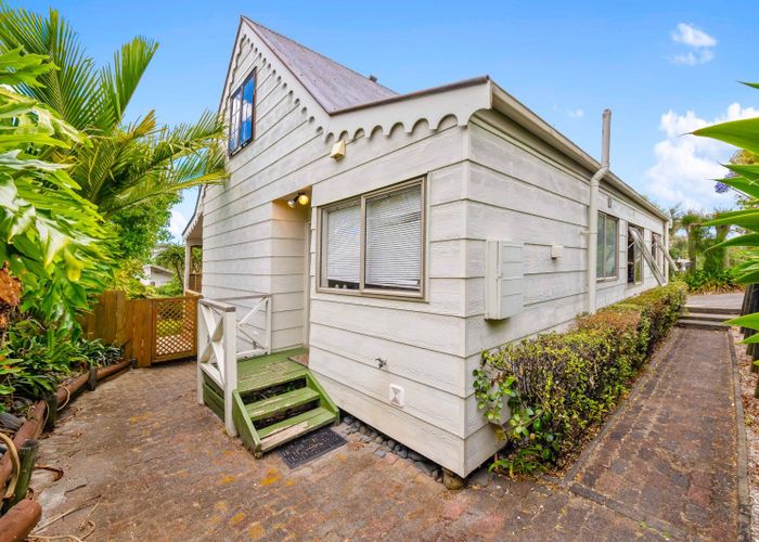  at 85 Evelyn Road, Cockle Bay, Auckland